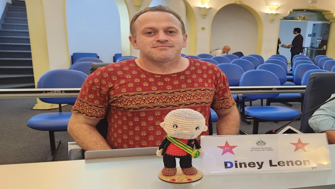 Vereador Diney Lenon. Foto créditos: Assessoria da Câmara Municipal de Poços de Caldas-MG.