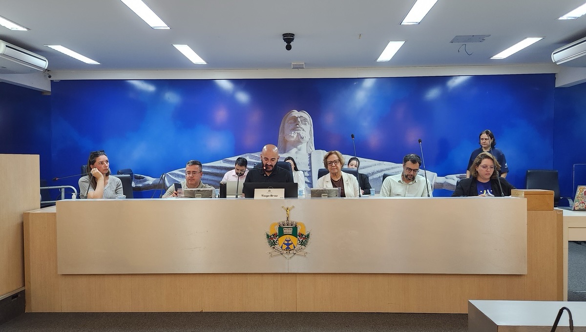 Objetivo foi promover um espaço institucional de escuta, diálogo e construção coletiva a partir das demandas de pessoas com TEA e de suas famílias